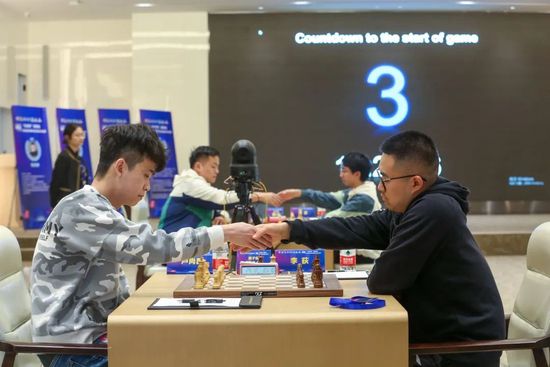 丝袜紧身裙国产在线播放