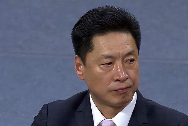 丝袜老师踩我的喷水
